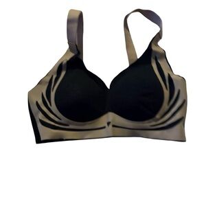 Source Unknown Black and Cream Bra